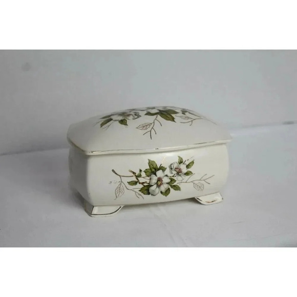 Beautiful Floral canister 6inch long 4inch wide - Picture 1 of 2
